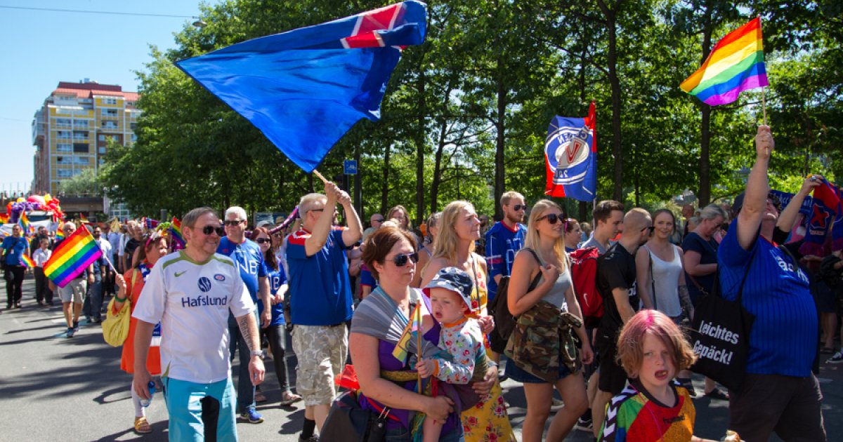 Pride Parade Og Vålerenga Kamp Vålerenga